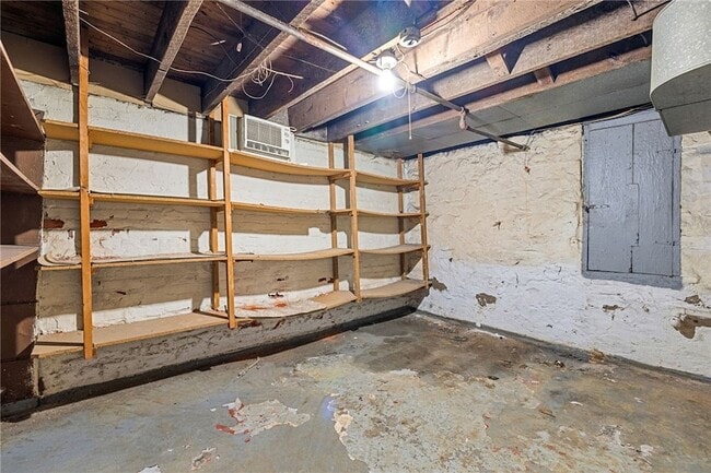 Building Photo - 1115 1/2 Church Avenue Unit