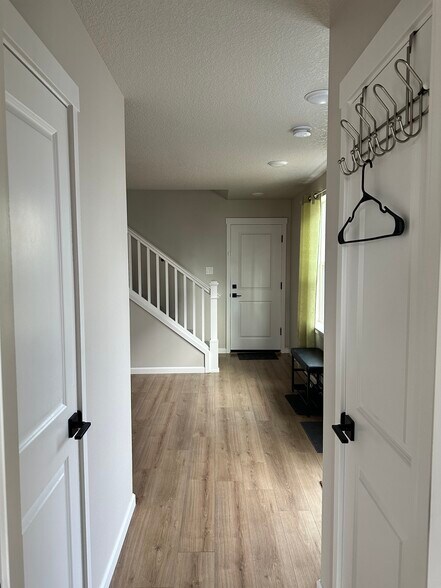 Room exit - 6992 SE Frasier Ln