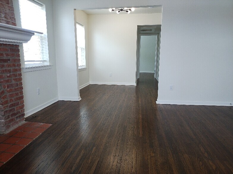 Building Photo - 1312 S Quaker Ave
