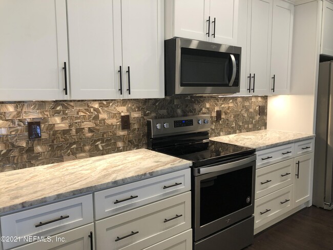 Building Photo - 11251 Campfield Dr