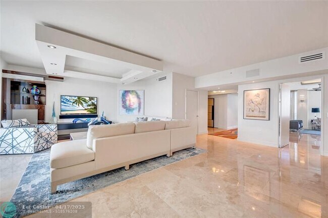 Building Photo - 333 Las Olas Way