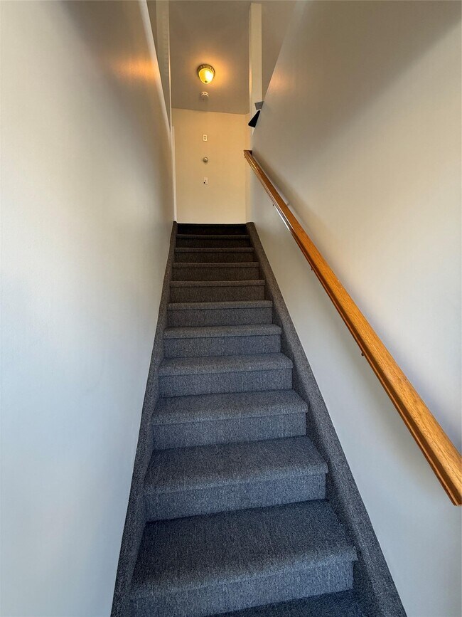 Building Photo - 23 Bellemeade Ave