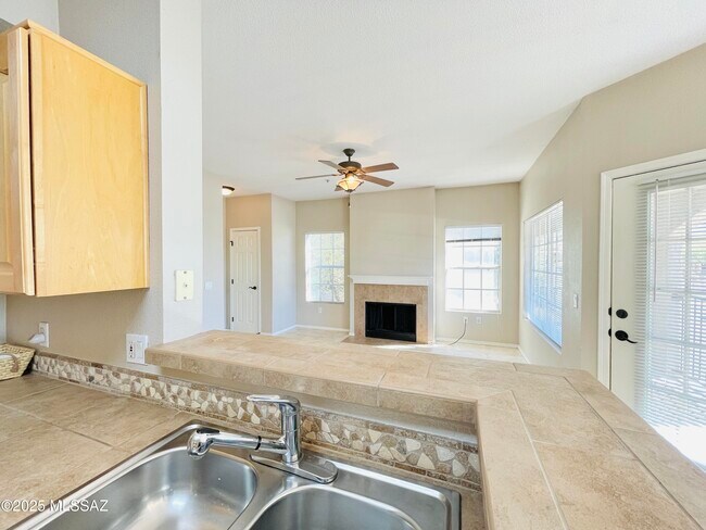 Building Photo - 1500 E Pusch Wilderness Dr