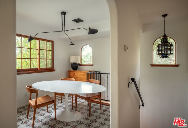 Building Photo - 8515 Ridpath Dr