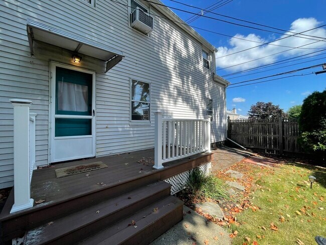 Building Photo - 126 Lowell St