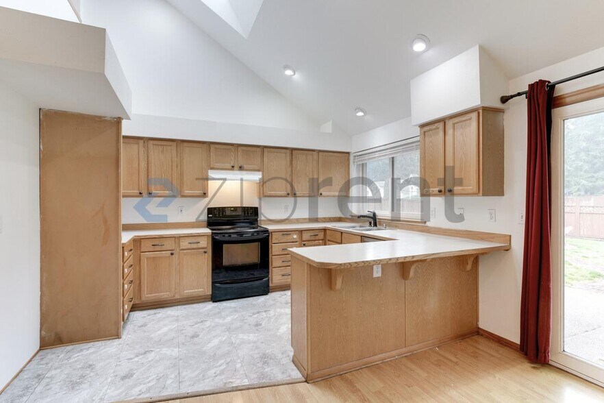 Building Photo - 3318 243rd St E