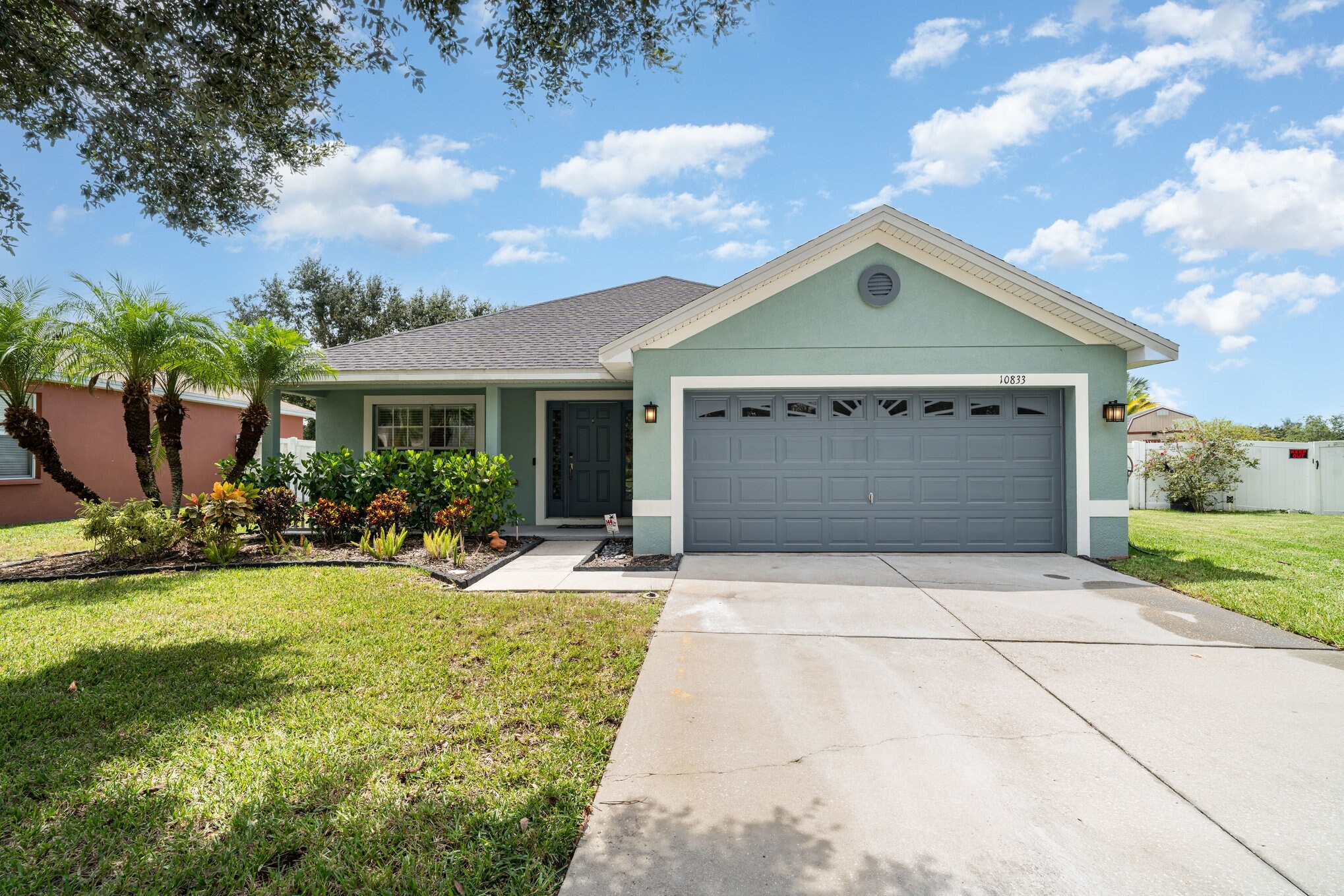 Building Photo - 10833 Standing Stone Dr