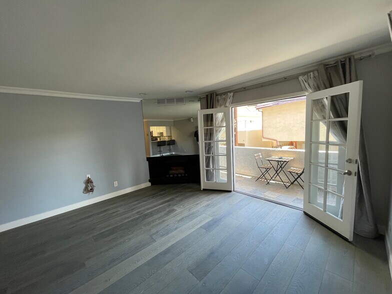 Building Photo - 901 10th St