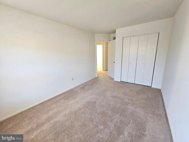 Building Photo - 38 Heatherfield Way