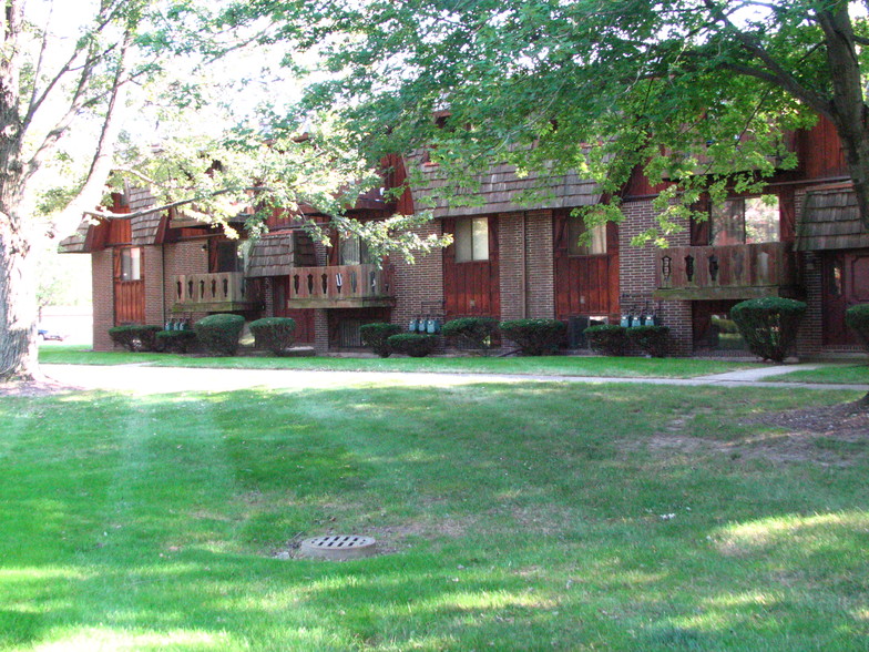 Building Photo - Sherwood Forest Apartments