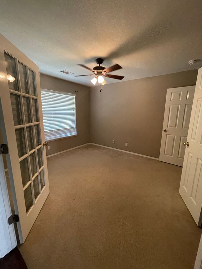 Building Photo - BIXBY SCHOOLS!! Charming Home w/fireplace.
