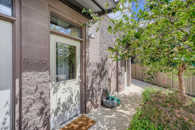 Building Photo - 1521 Easy Rider Ln