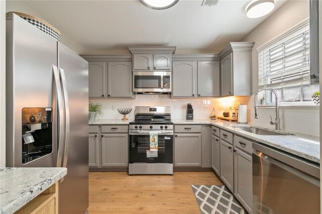 Building Photo - 226 Fox Creek Blvd