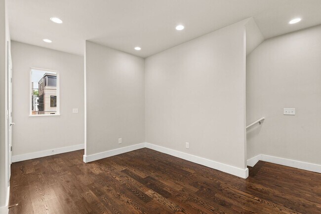 Building Photo - 1724 6th Ave N