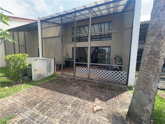 Building Photo - 211 NW 45th Ave