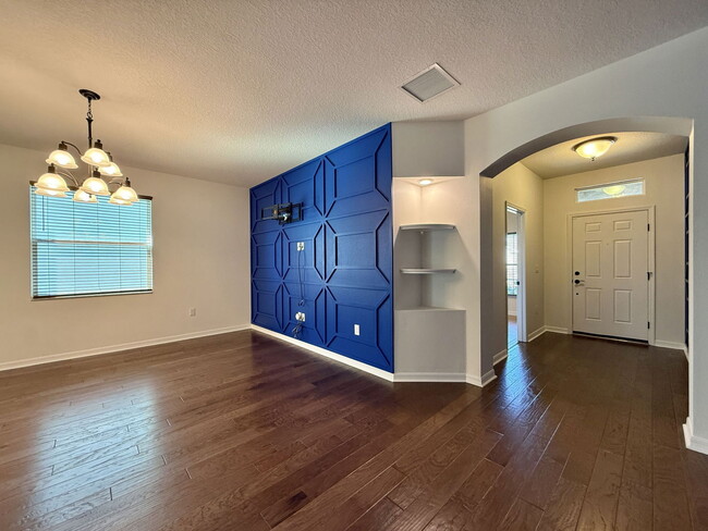 Building Photo - 10551 Park Meadowbrooke Dr