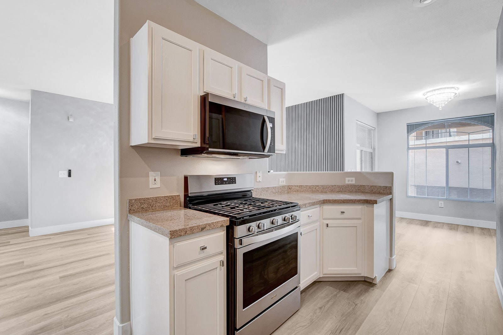 Building Photo - 1713 Sky of Red Dr