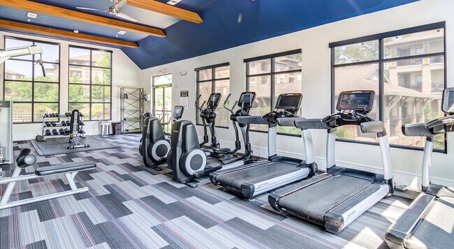 Building Photo - 300 Venue Wy