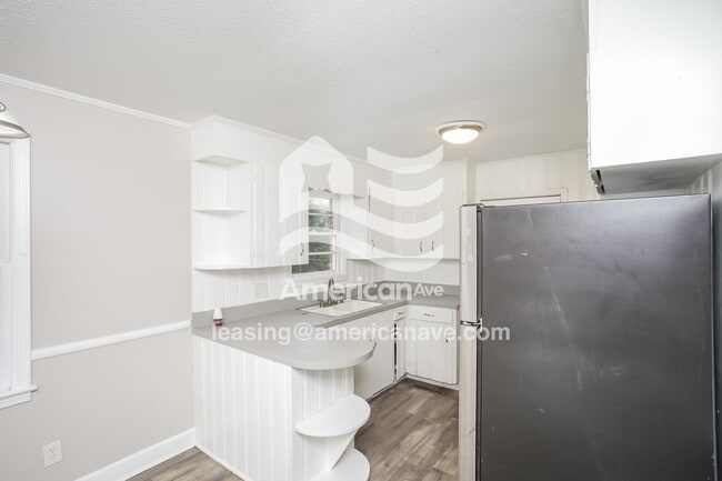 Building Photo - 890 Griffin St
