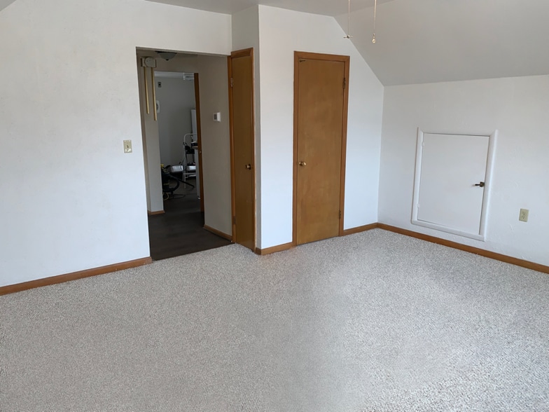 Building Photo - 2395 S 92nd St