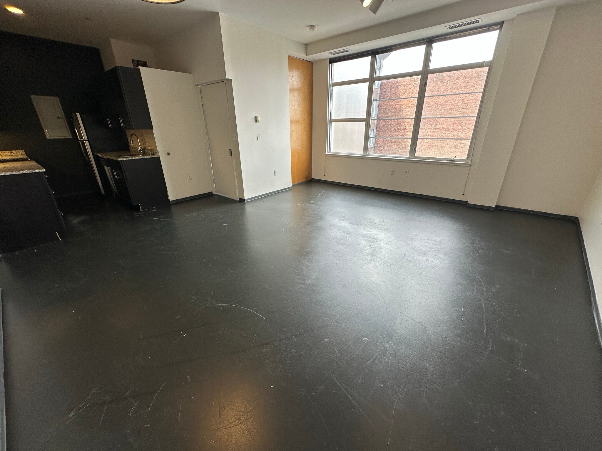 Building Photo - 147 E Berkeley St