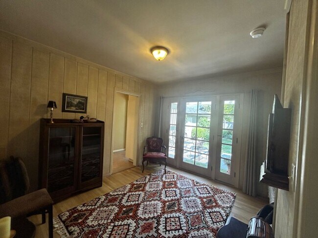 Building Photo - Charming San Roque Home on Quiet Cul de Sa...