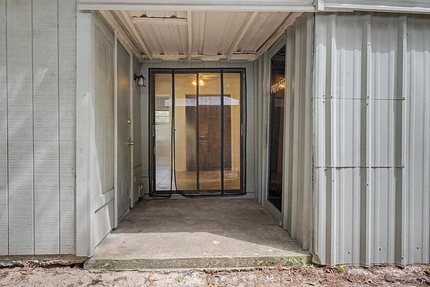Building Photo - 3080 S Clematis Way