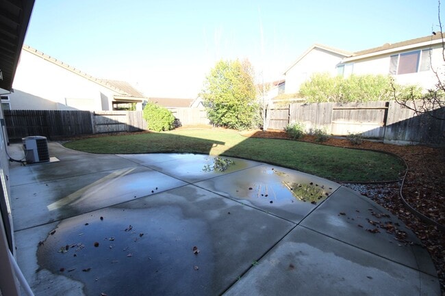 Building Photo - 3 bed | 2 bath | 1189 SF | 2 Car Garage | Single Story | Tenant pays $175 WS&G