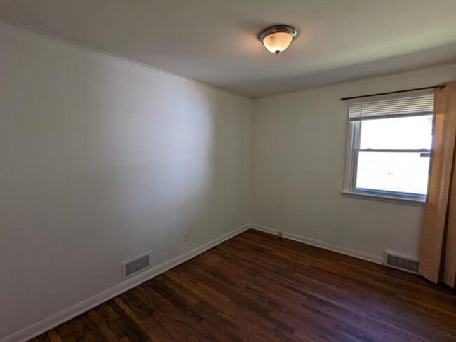 Building Photo - 4322 Doncaster Dr