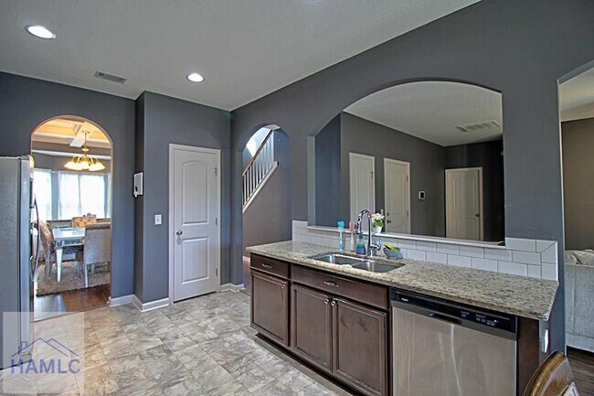 Building Photo - 335 Archie Way
