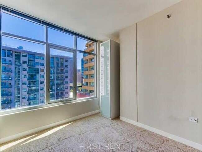 Building Photo - 425 W Beech St