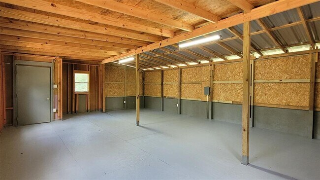 Building Photo - 9420 Greenwood Dr