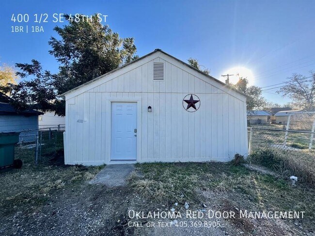 Building Photo - 400 1/2 SE 48th St-