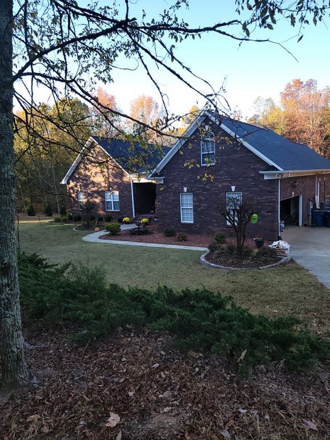 Building Photo - 6112 Birdsong Rd