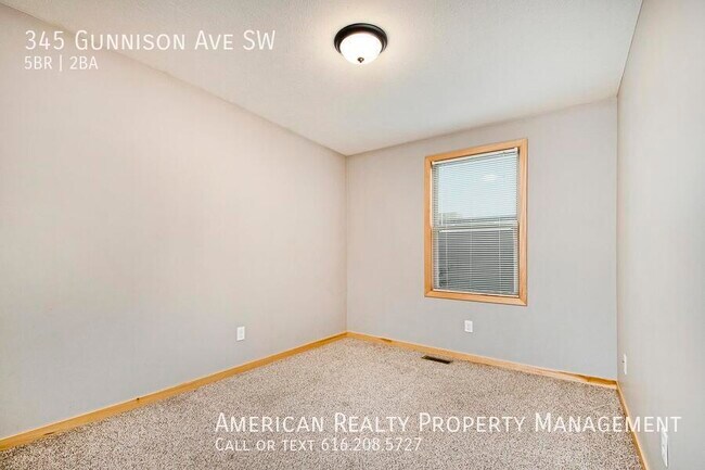 Building Photo - 345 Gunnison Ave SW