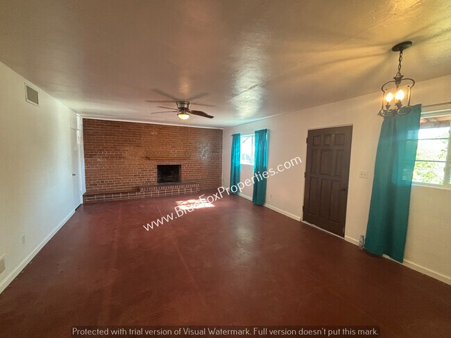 Building Photo - 2627 N Euclid Ave