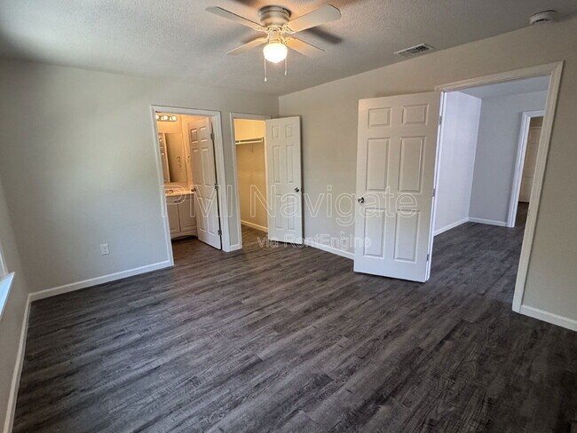 Building Photo - 1719 Schley Ave