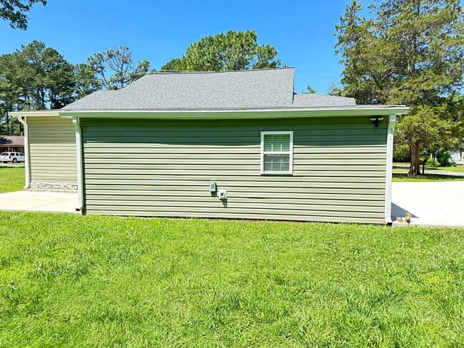 Building Photo - 408 Branch St