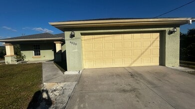 Building Photo - Charming Single-Family Home for Rent in Lehigh Acres