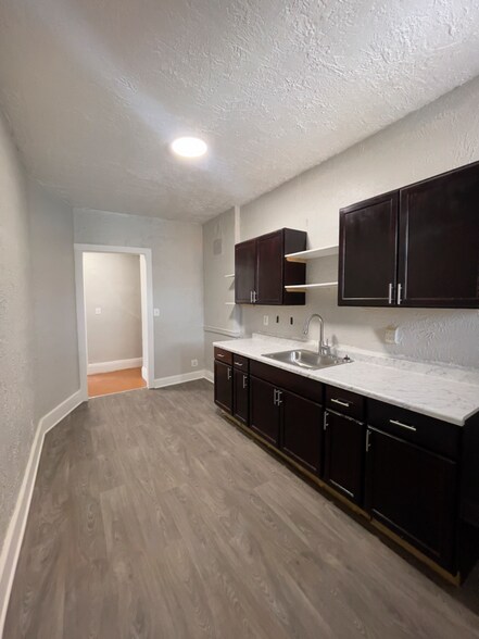 Building Photo - 287 E Edsel Ford Fwy