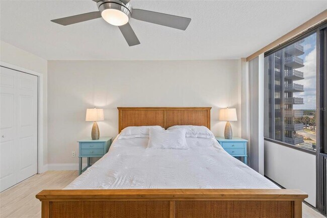 Building Photo - 3580 S Ocean Shore Blvd