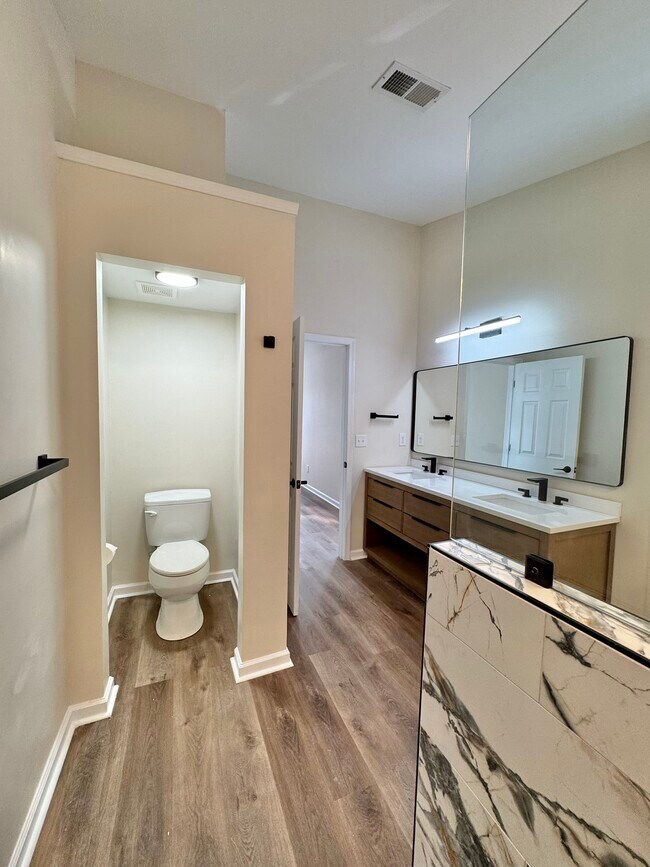 Building Photo - Tayser Rental