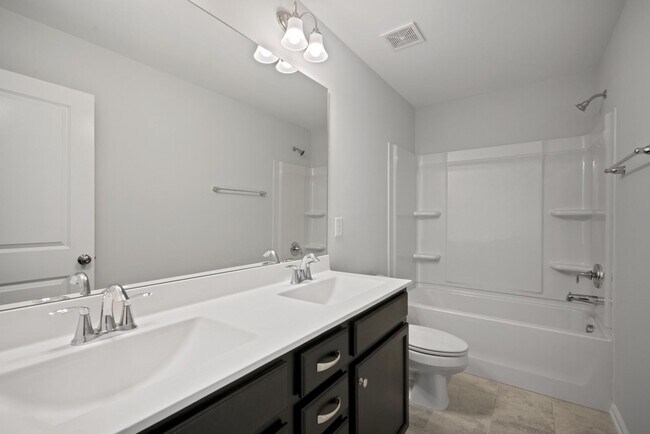 Building Photo - End Unit  Townhome | Open floor plan | 2 C...