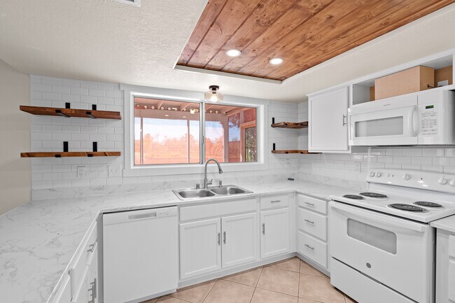 Building Photo - 280 S Atlanta Dr