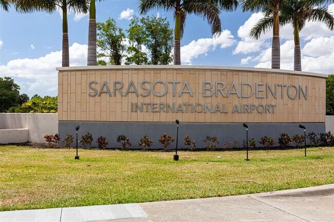 Building Photo - 1240 Highland St