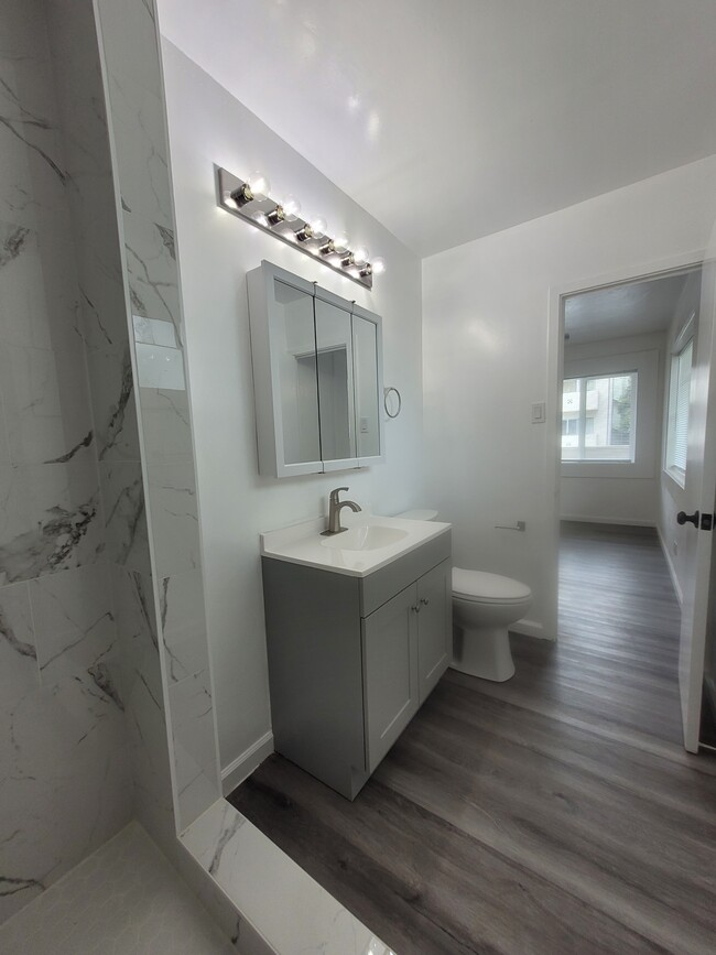 Building Photo - 454 Kuamo'o St