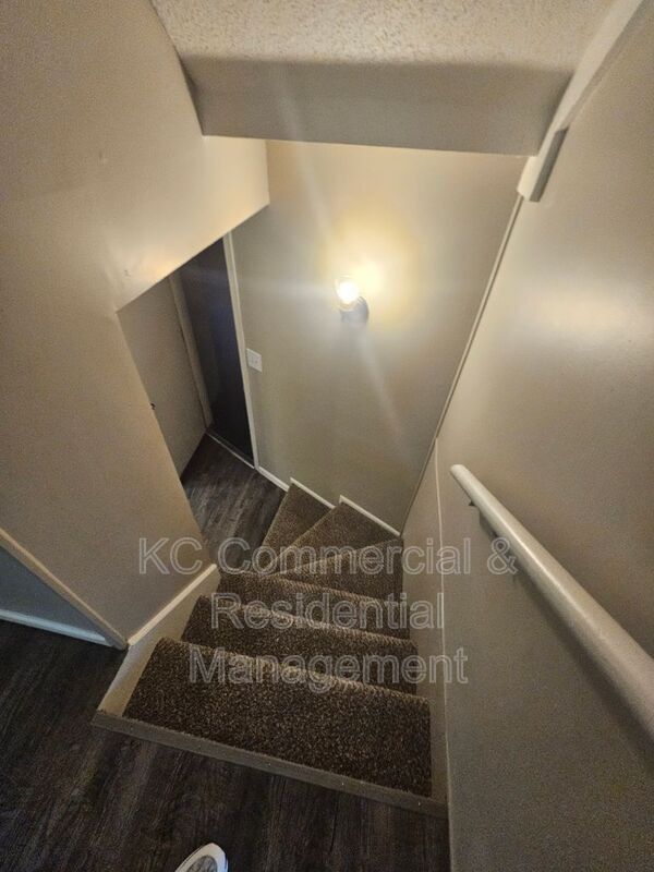 Building Photo - 10013 N Harrison Dr