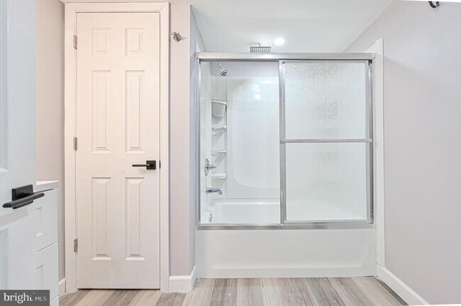 Building Photo - 2722 Sunset Ave