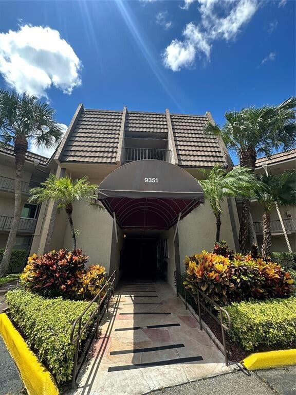 Building Photo - 9351 Lime Bay Blvd