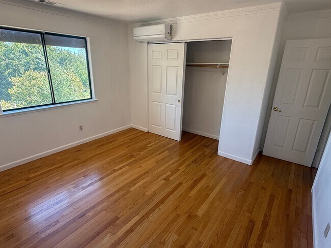 Building Photo - 100 Baldwin Lake Cir